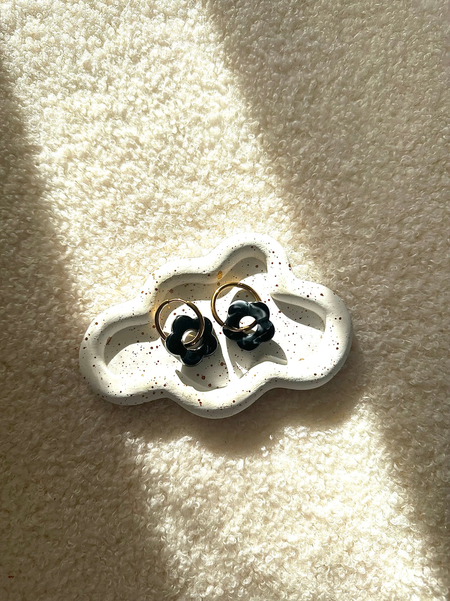 BOUCLE D'OREILLE FLORA✨