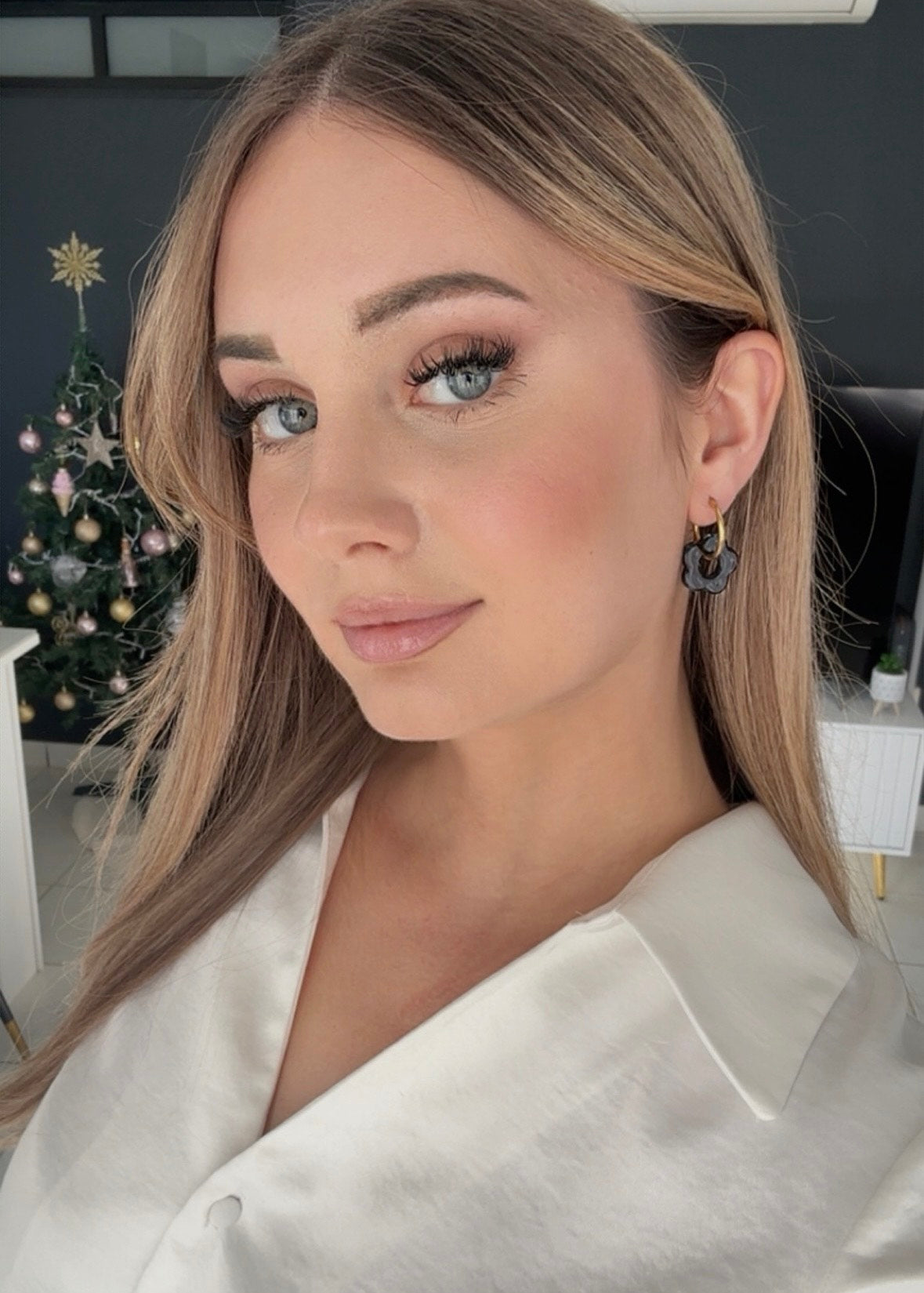 BOUCLE D'OREILLE FLORA✨